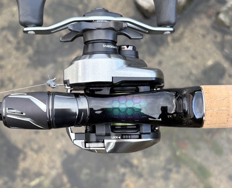 22スティーズ ファイヤウルフのリールシート2