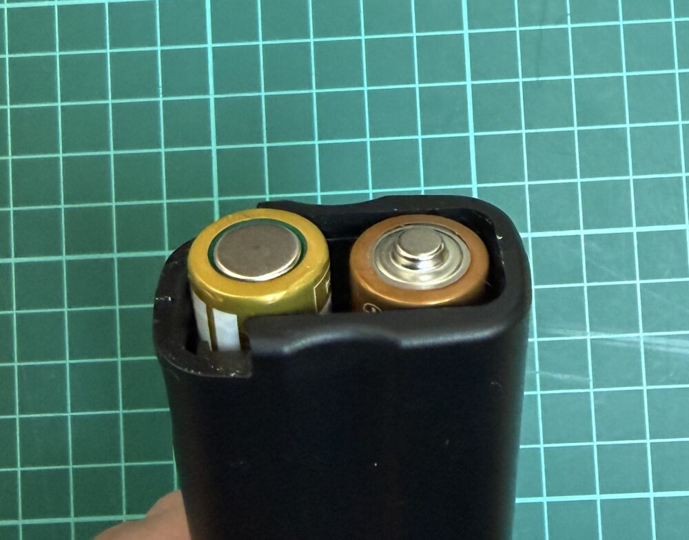 ラインワインダーLR-001Zの電池の向き2