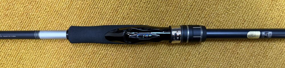 ムーンショットBS S73M+の安っぽいグリップ