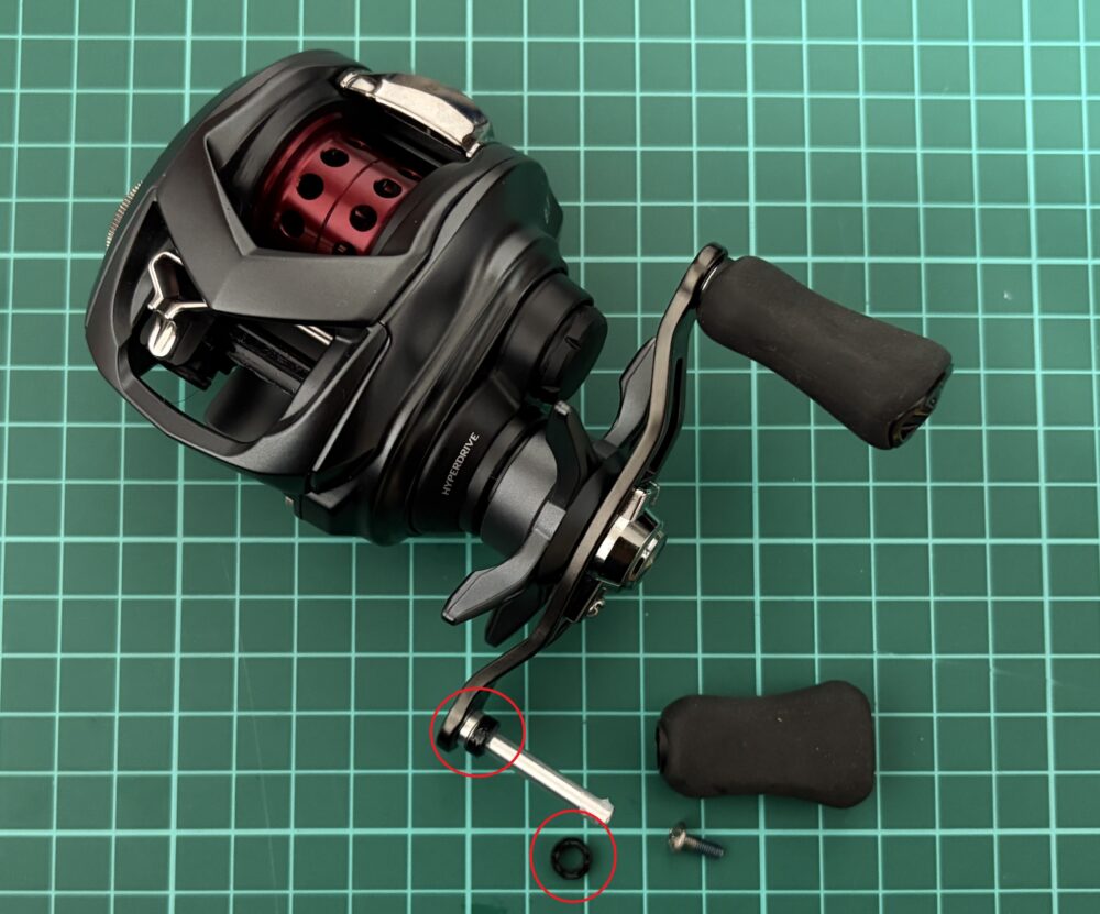 26タトゥーラBFのハンドルは樹脂カラー