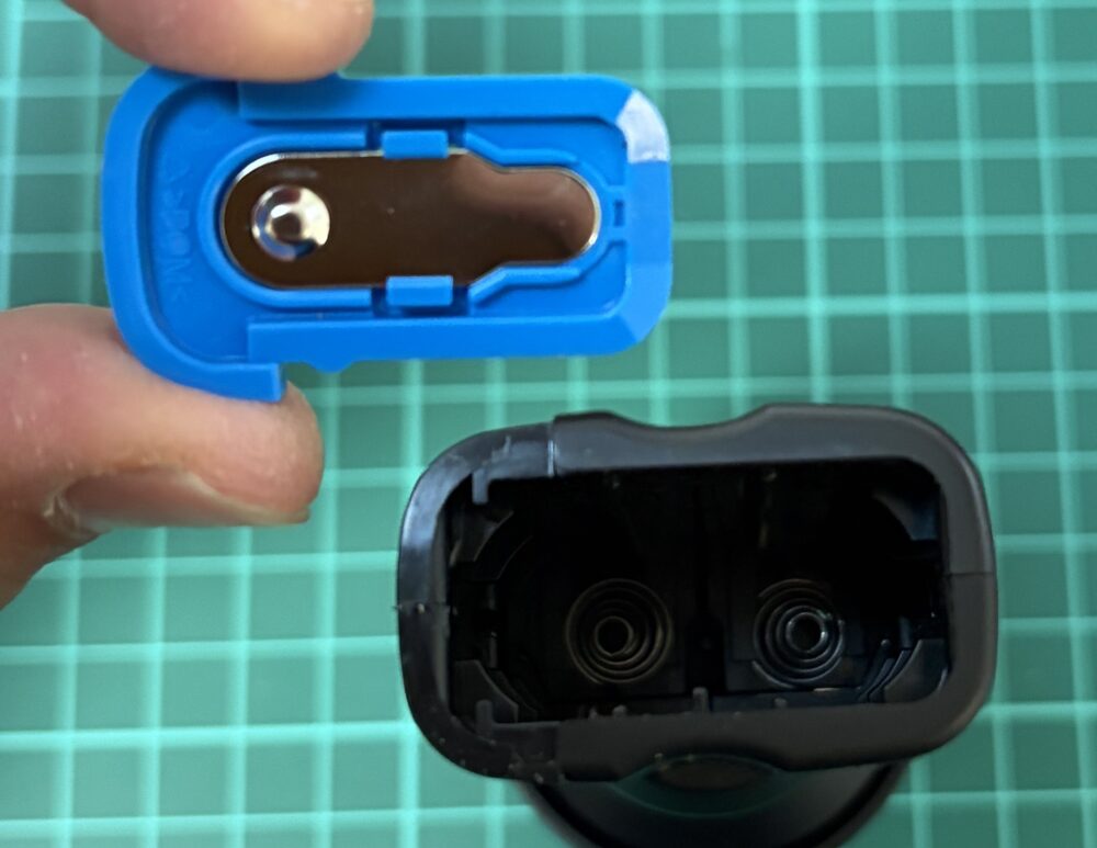 ラインワインダーLR-001Zの電池の向き3